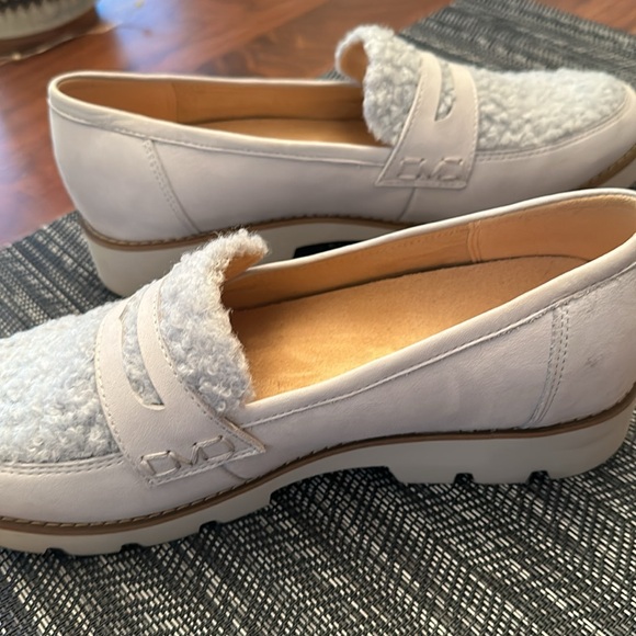 Vionic Oxfords/loafers - Picture 5 of 7